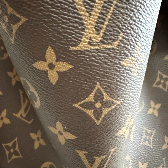 Louis Vuitton Monogram Shoulder Bag in Brown with Pink Interior - Picture 3 of 8